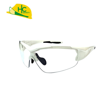 Sports glasses with soft nose pads and non-slip temples